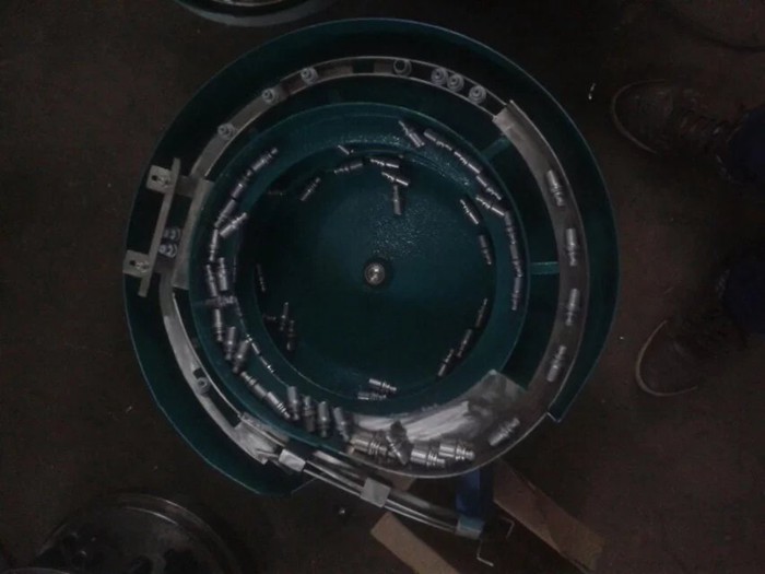 五金件输送振动